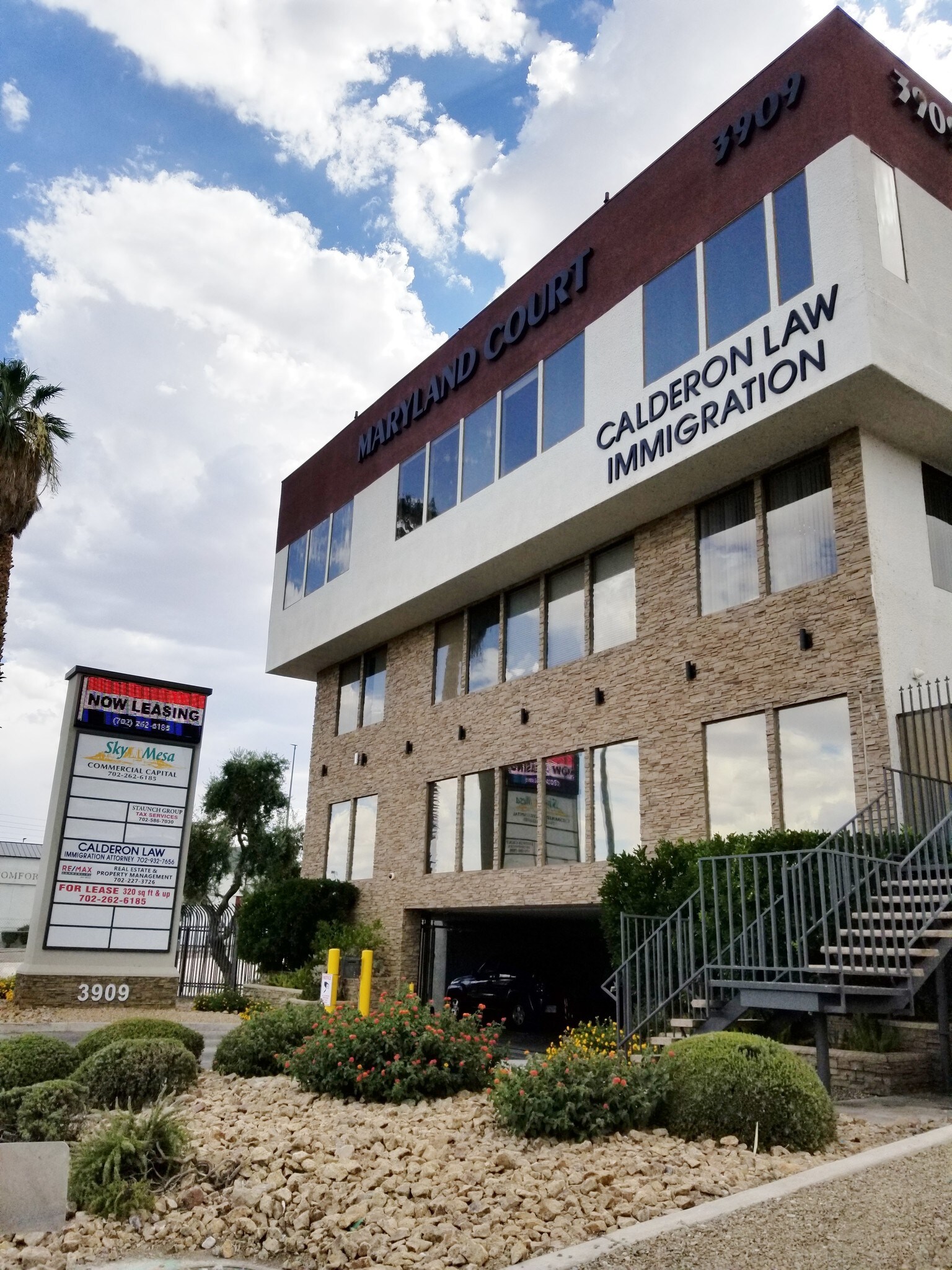 3909 S Maryland Pky, Las Vegas, NV à louer Photo du bâtiment- Image 1 de 6