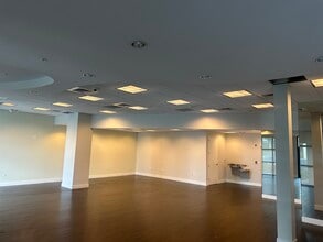 4900 S University Dr, Davie, FL à louer Photo intérieure- Image 2 de 6