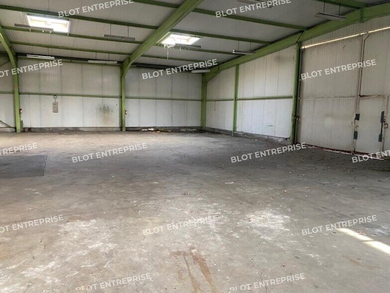 Flex in Saint-Grégoire for lease - Interior Photo - Image 3 of 4