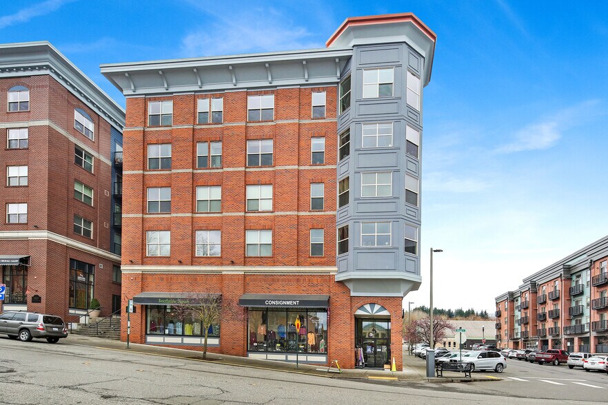 910 Harris Ave, Bellingham, WA à louer - Photo du bâtiment - Image 2 de 2