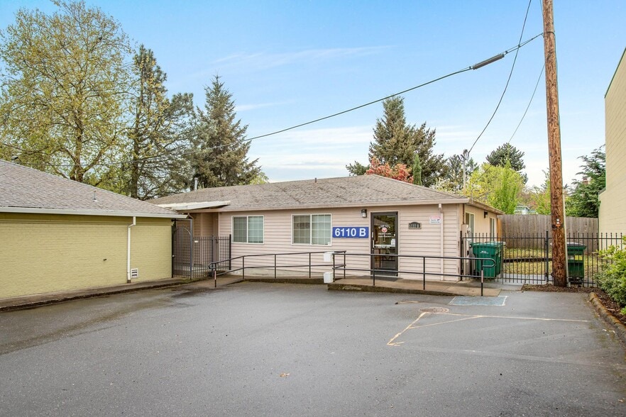 6110 N Lombard St, Portland, OR for lease - Building Photo - Image 3 of 8