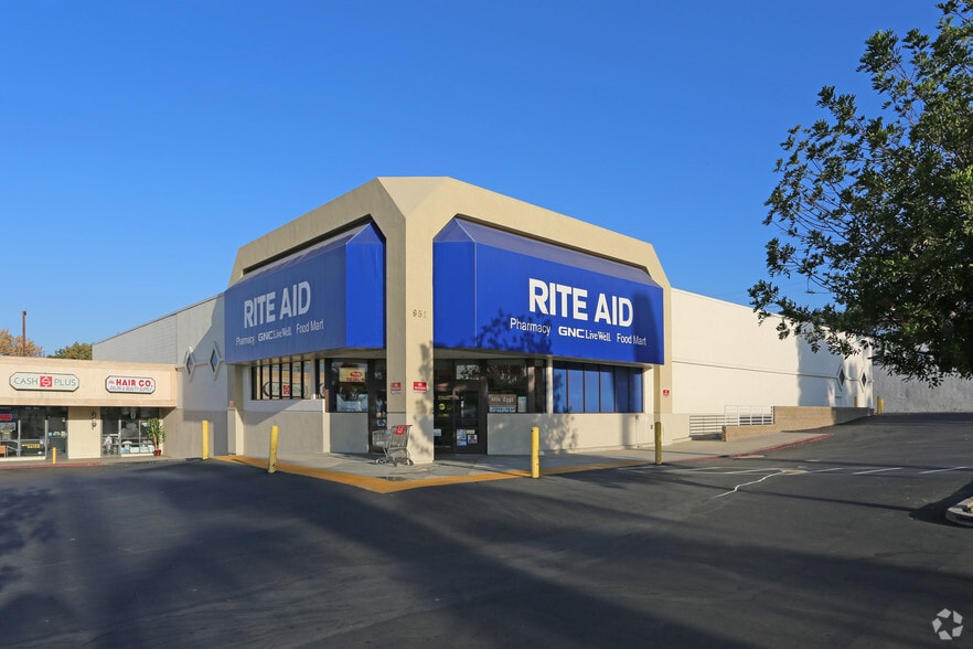 951 N Harbor Blvd, La Habra, CA for lease - Building Photo - Image 1 of 6