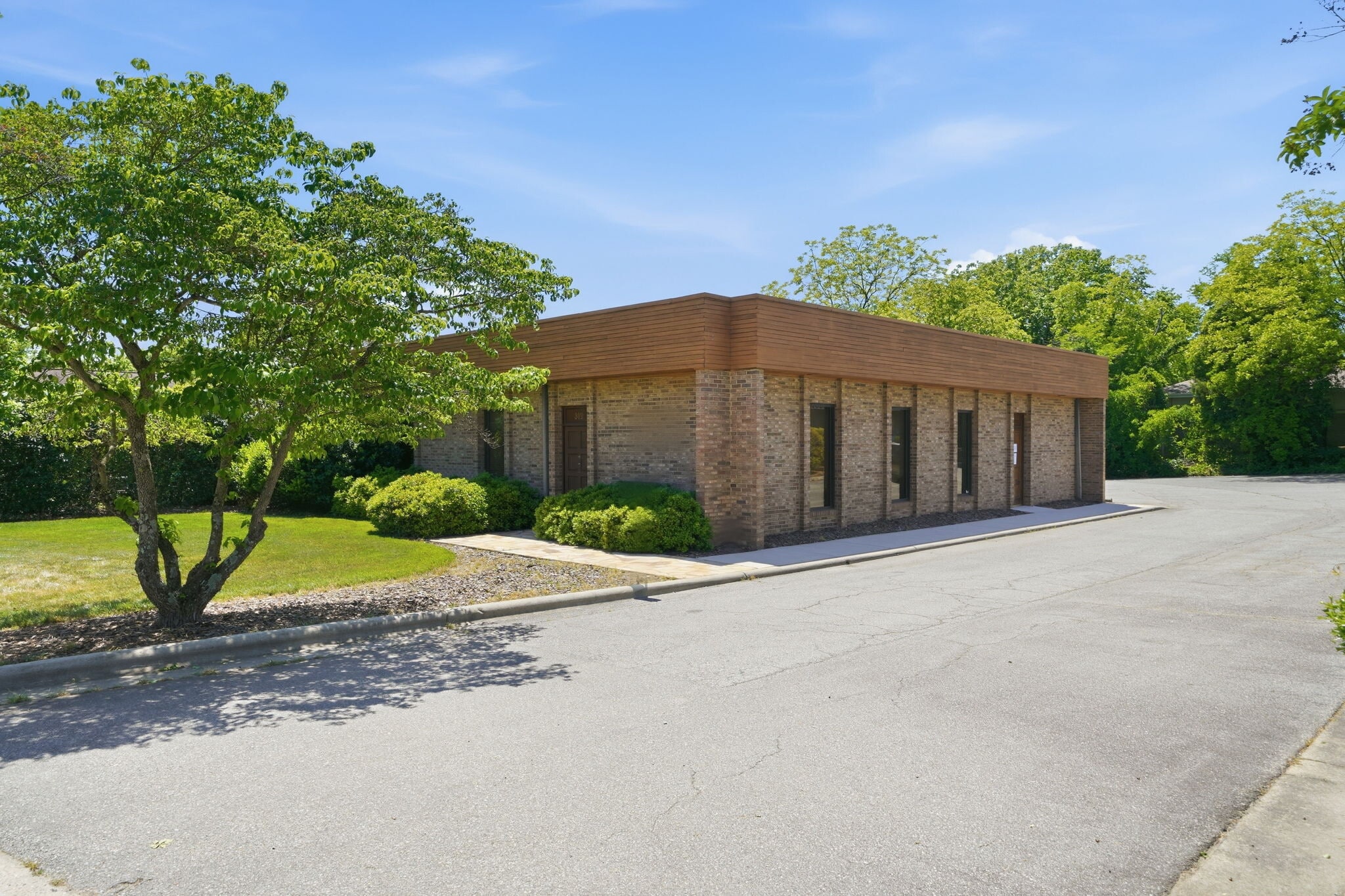 319 Mocksville Ave, Salisbury, NC for sale Primary Photo- Image 1 of 17