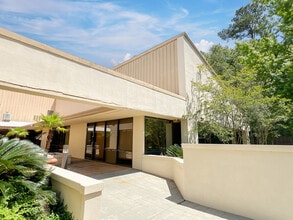 200 Greenleaves Blvd, Mandeville, LA à louer Photo du bâtiment- Image 2 de 24