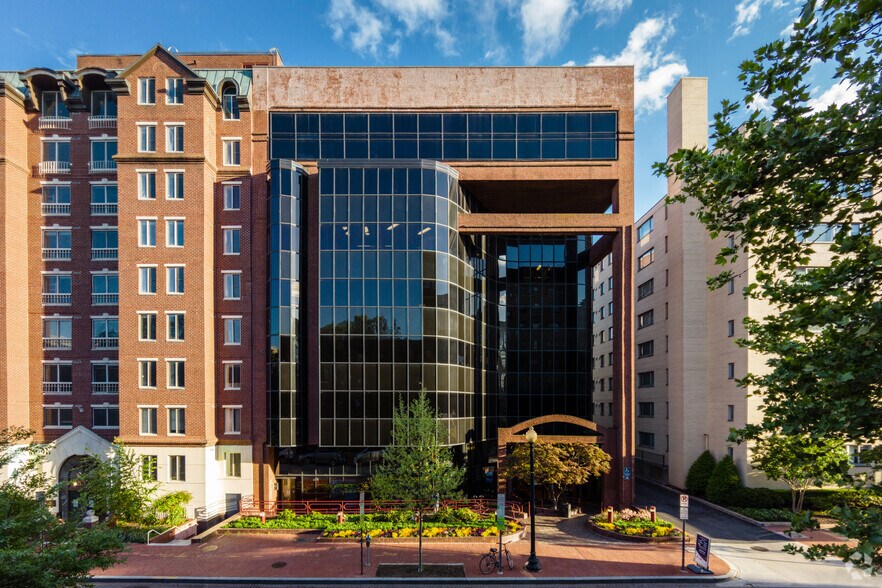 2112 F St NW, Washington, DC à louer - Photo du bâtiment - Image 2 de 5
