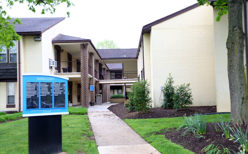 9811 Mallard Dr, Laurel, MD à louer - Photo du bâtiment - Image 3 de 8