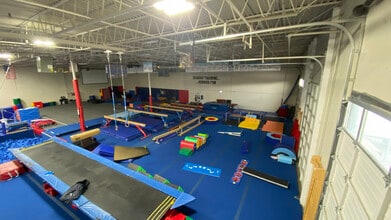 2919-2925 NW Division St, Gresham, OR for lease Interior Photo- Image 2 of 6