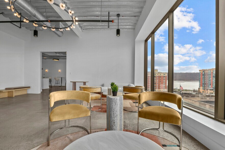 86 Main St, Yonkers, NY à louer - Photo intérieure - Image 2 de 32