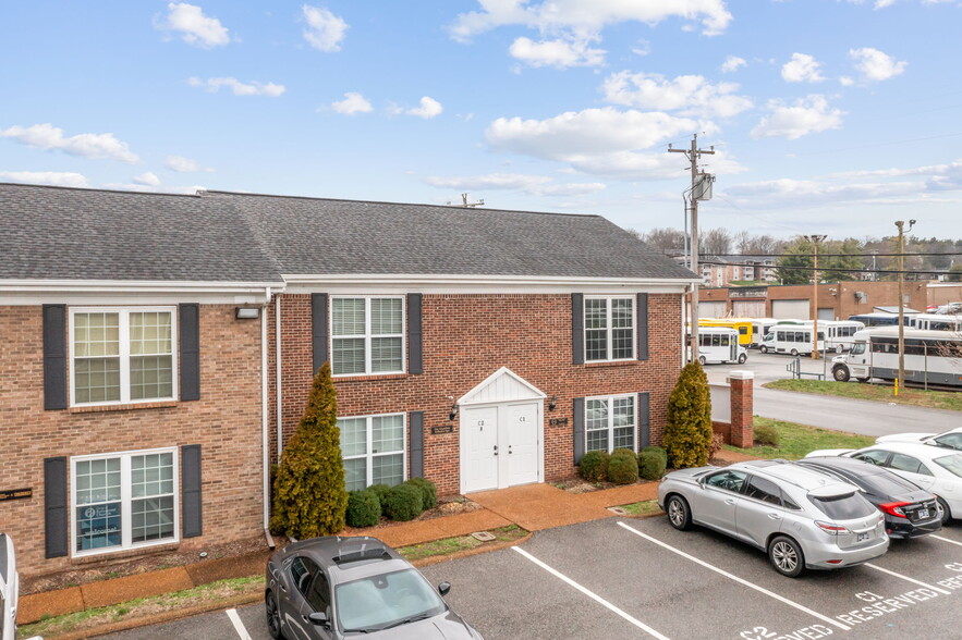 109 Holiday Ct, Franklin, TN à vendre - Photo principale - Image 1 de 1