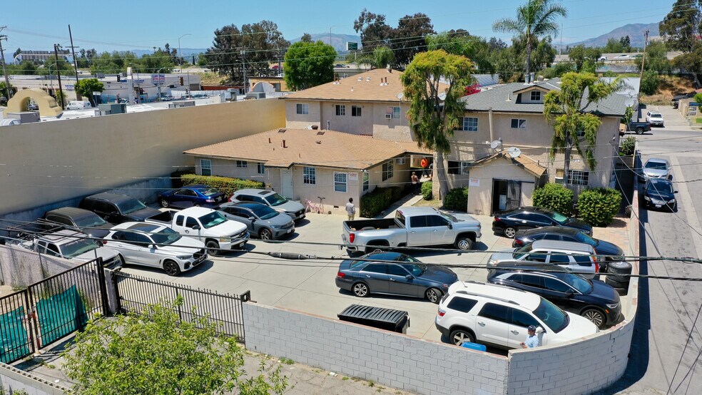 13226 Paxton St, Pacoima, CA à vendre - Photo du bâtiment - Image 3 de 28