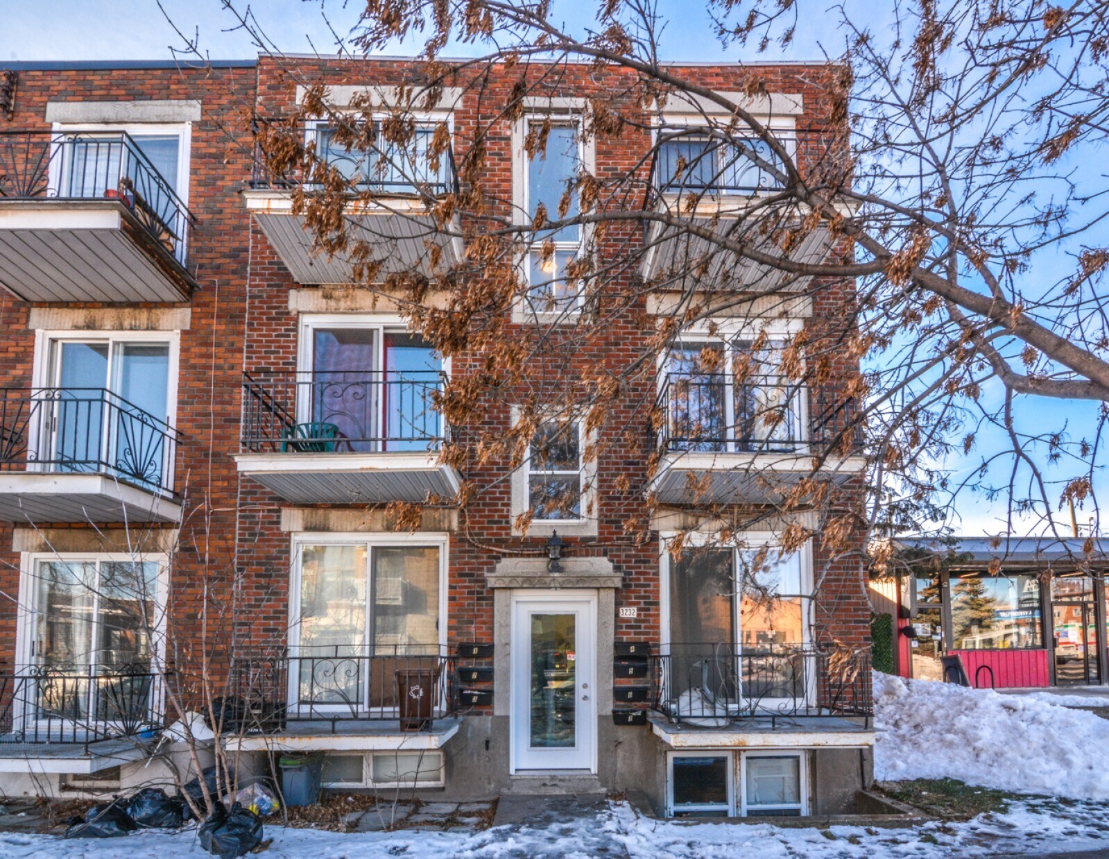 3232 St Des Ormeaux, Montréal, QC for sale Primary Photo- Image 1 of 1