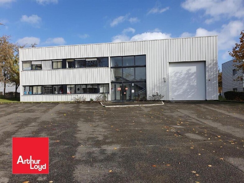 Office in Chartres for lease - Building Photo - Image 2 of 5