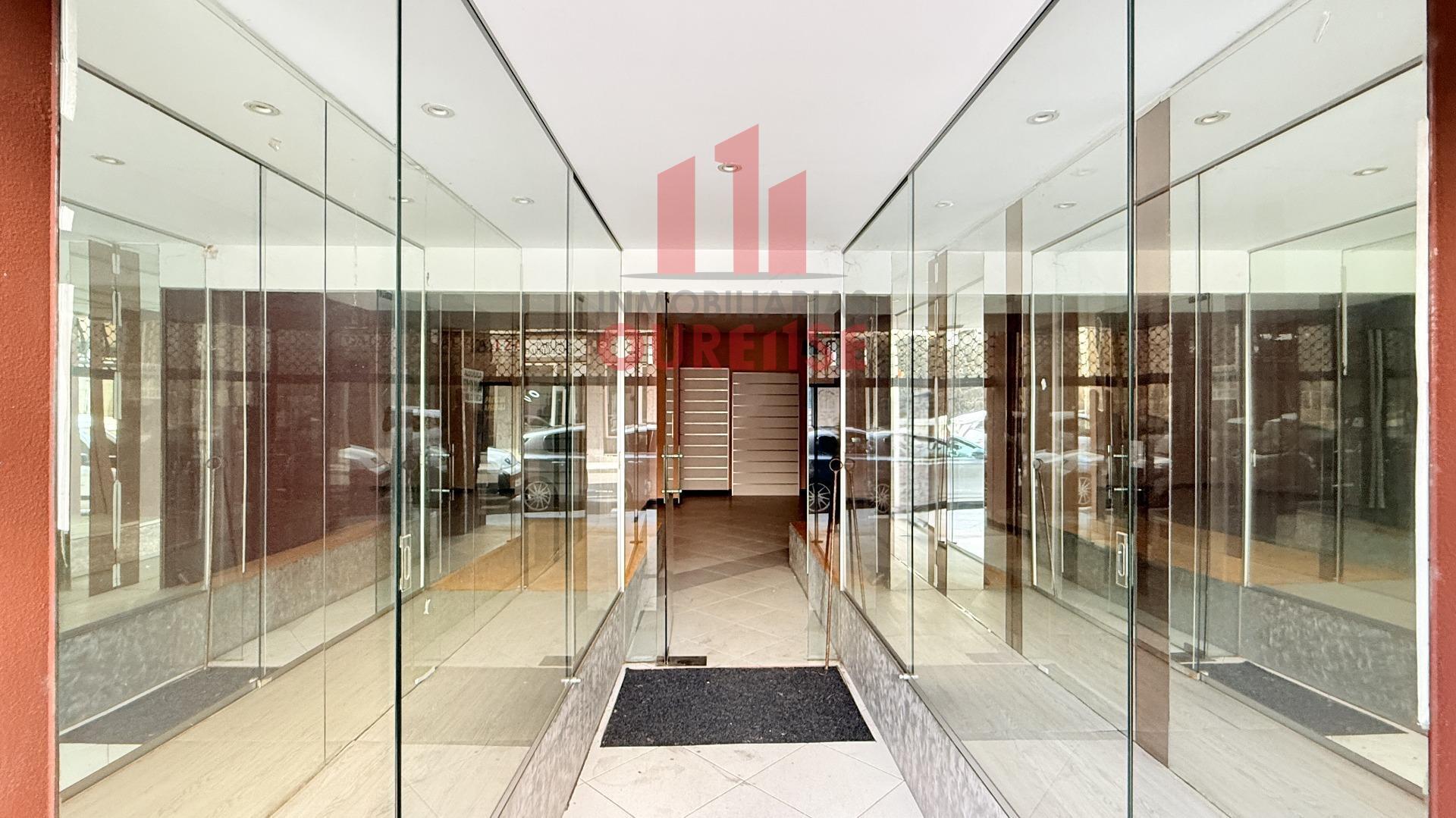 Retail in Ourense, Orense for lease Building Photo- Image 1 of 8