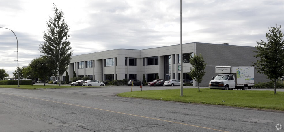 9800-9892 Boul du Golf, Montréal, QC for lease - Building Photo - Image 2 of 6