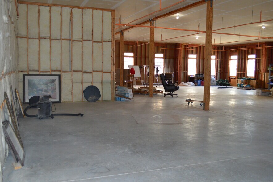 310 E E Butler Pky, Gainesville, GA for lease - Interior Photo - Image 3 of 5