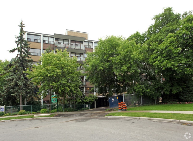 6 Milepost Pl, Toronto, ON à vendre - Photo du bâtiment - Image 2 de 21