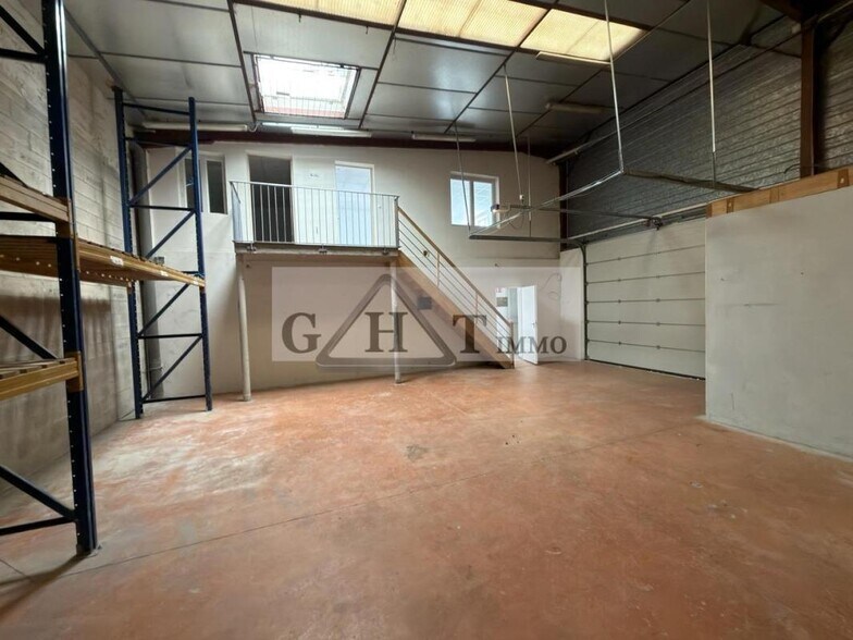 Industrial in Lisses for lease - Interior Photo - Image 2 of 7