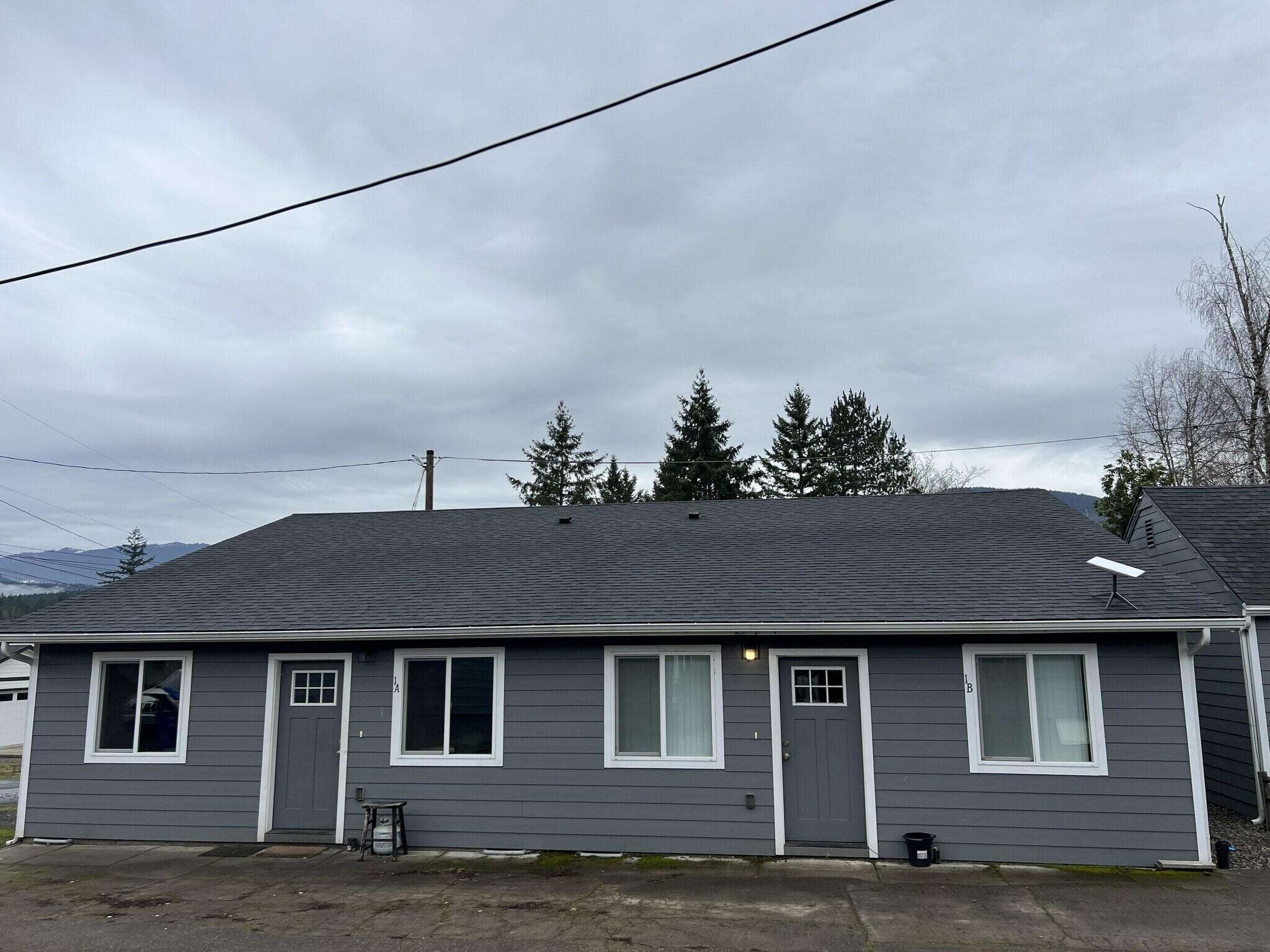 612 NE Santiam Blvd, Mill City, OR à vendre Photo principale- Image 1 de 15