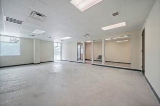 3115 College Park Dr, Conroe, TX à vendre Photo intérieure- Image 2 de 35