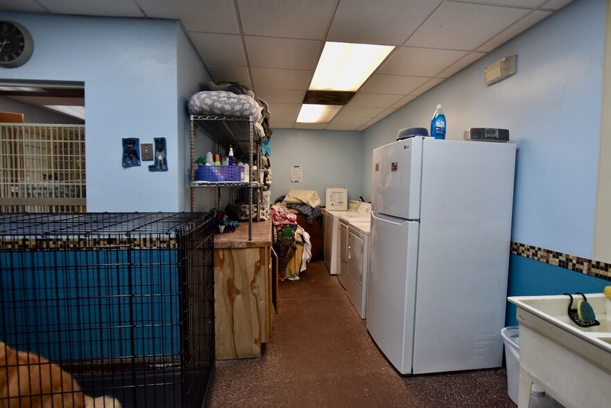 90 Mary Esther Blvd, Mary Esther, FL for lease - Interior Photo - Image 3 of 23