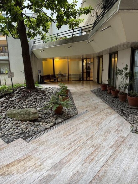 Office in Paris for sale - Building Photo - Image 3 of 10