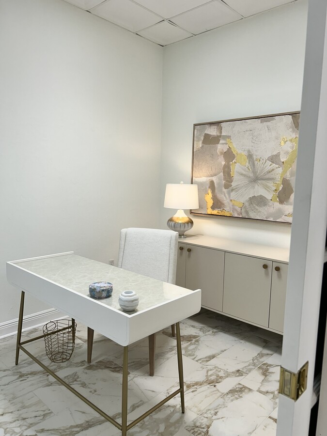 224 E Garden St, Pensacola, FL 32502 - Unit 5 -  - Interior Photo - Image 1 of 12