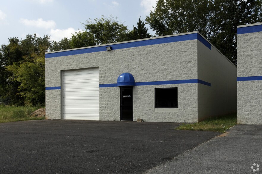 1960 Louisville Rd, Bowling Green, KY à louer - Photo du bâtiment - Image 2 de 4