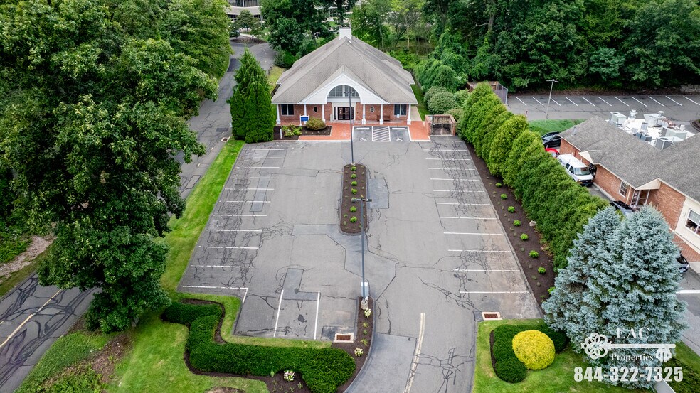 887 Bridgeport Ave, Shelton, CT à louer - Photo du bâtiment - Image 2 de 32