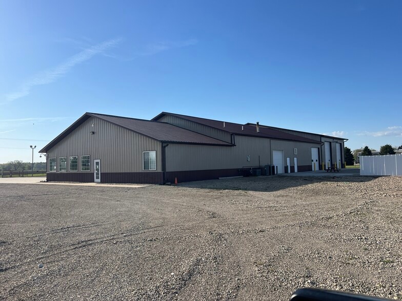 1303 N 56th St, Clear Lake, IA for sale - Building Photo - Image 3 of 4