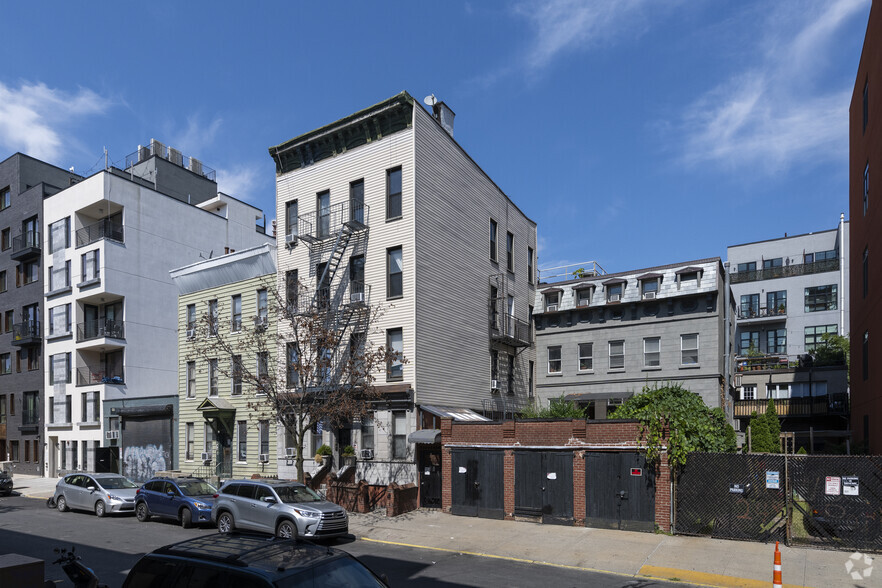 85 Clay St, Brooklyn, NY for sale - Primary Photo - Image 1 of 1