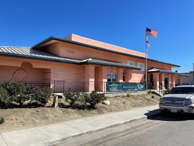 10215 Stobaugh St, Lamont, CA à vendre - Photo du bâtiment - Image 2 de 6