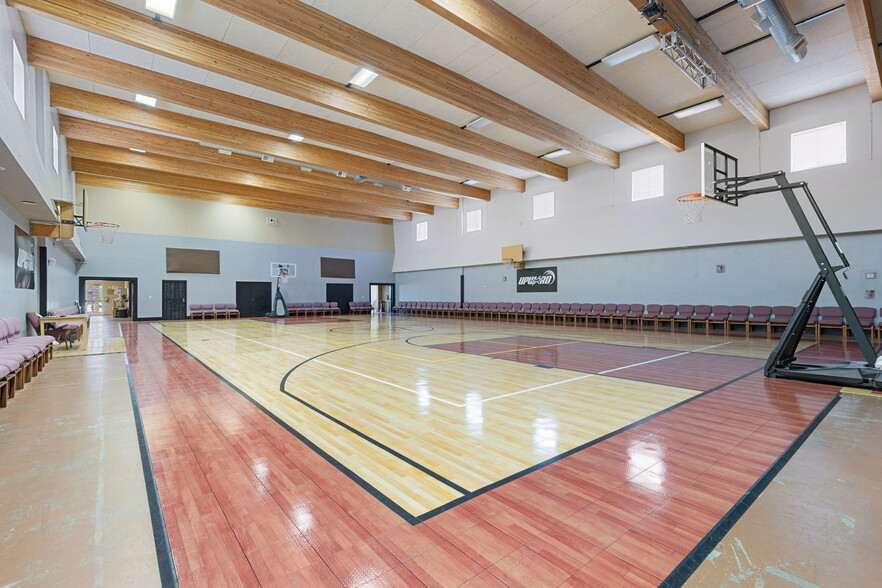 10 Chapel Hill Dr, Brighton, CO for sale - Interior Photo - Image 2 of 38