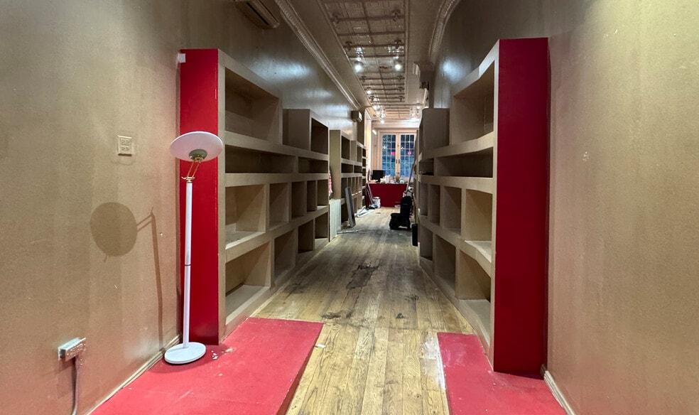 233 E 59th St, New York, NY for lease - Building Photo - Image 2 of 5