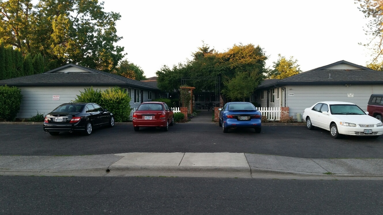 3118-3124 19th Pl, Forest Grove, OR à vendre Photo du bâtiment- Image 1 de 20