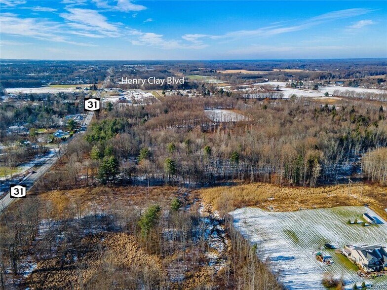 4697 NY-31 Rt, Clay, NY à vendre - Photo du bâtiment - Image 3 de 16