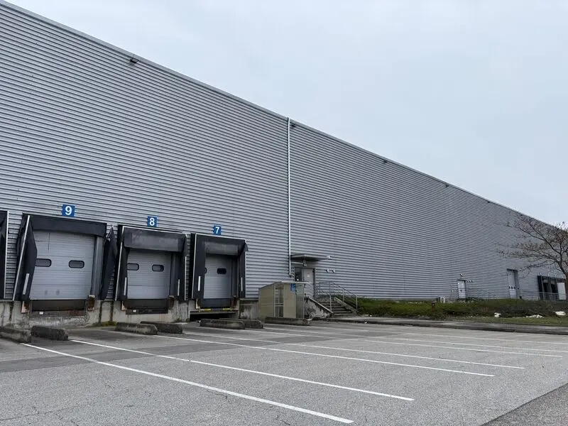 Office in Mions for lease Building Photo- Image 1 of 19