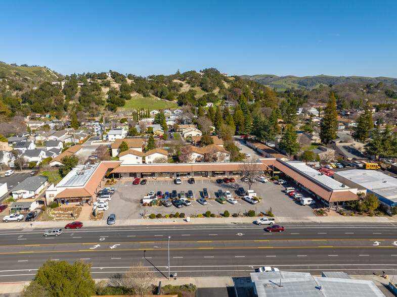 7425 El Camino Real, Atascadero, CA à vendre - Photo du bâtiment - Image 1 de 1