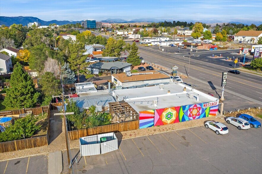 11712 W Colfax Ave, Lakewood, CO à vendre - Photo du bâtiment - Image 2 de 36