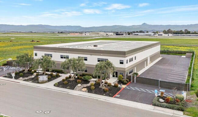 Plus de détails pour 1851 Airway Dr, Hollister, CA - Bureau, Industriel à louer