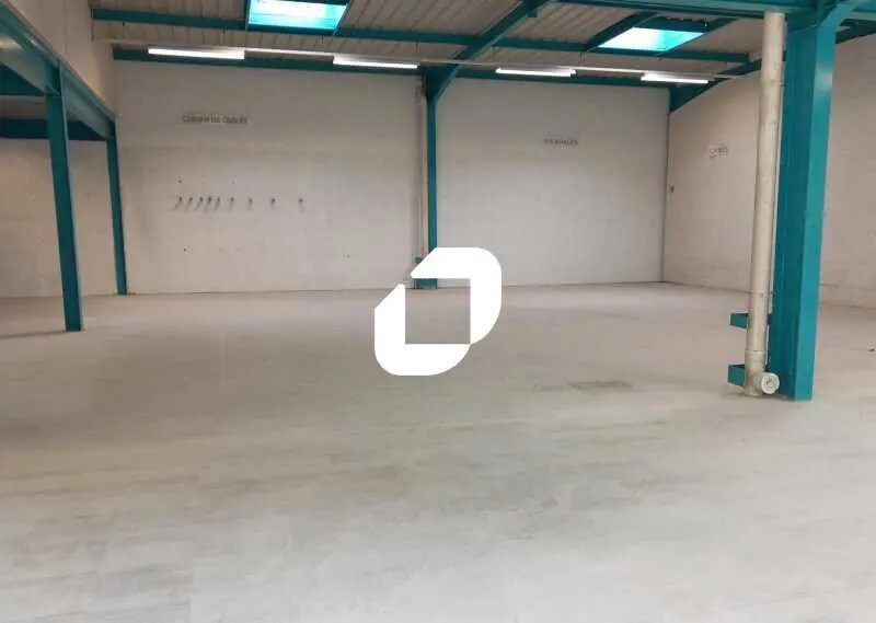 Flex in Tremblay-en-France for lease - Interior Photo - Image 2 of 14