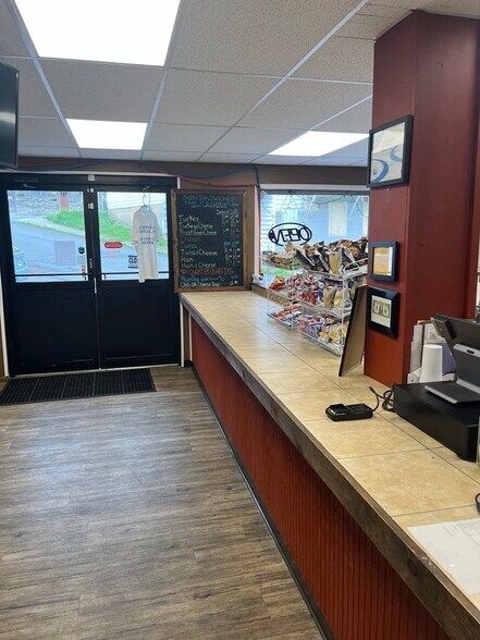 439 Heffner St, Minersville, PA à vendre - Photo du bâtiment - Image 2 de 7