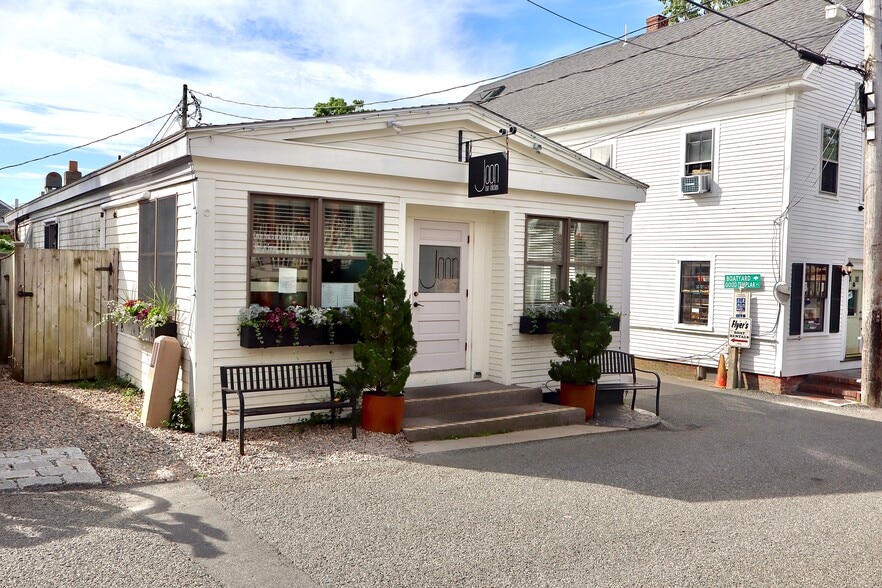 133 Commercial St, Provincetown, MA for sale - Primary Photo - Image 1 of 31
