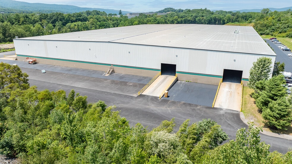 300 Lasley Ave, Wilkes Barre, PA for lease - Aerial - Image 3 of 6