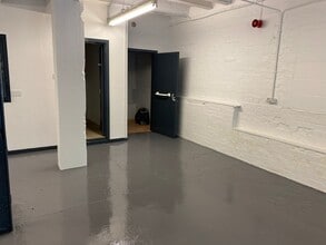 New Mill Rd, Honley à louer Photo intérieure- Image 1 de 3