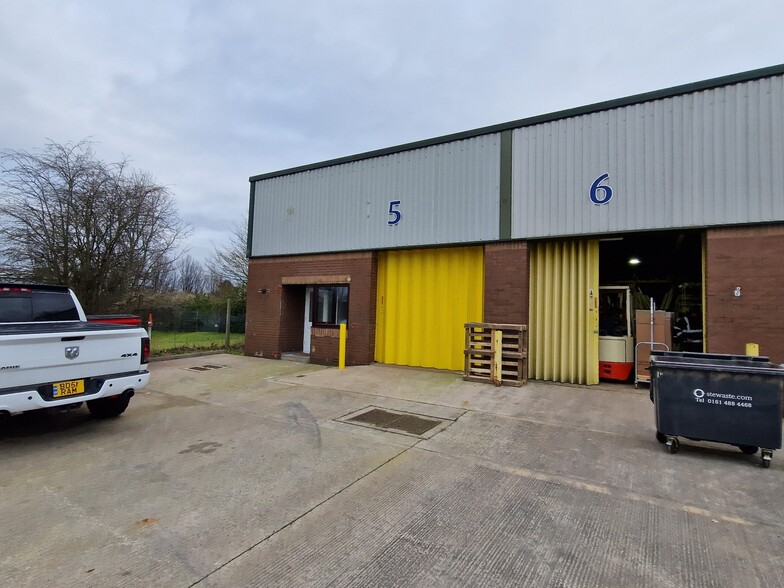 Bredbury Park Way, Stockport for lease - Building Photo - Image 1 of 8