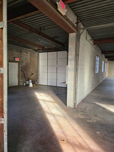 30 Apsley St, Hudson, MA for lease - Building Photo - Image 3 of 4