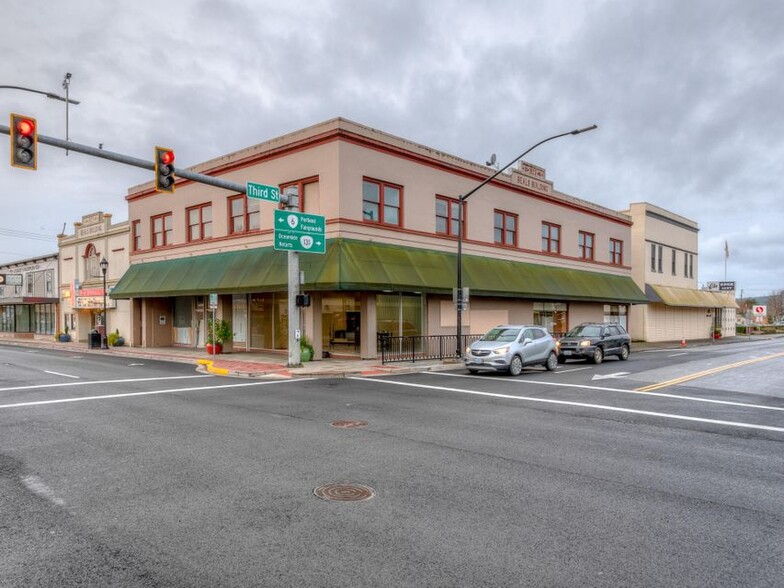 302 Main Ave, Tillamook, OR for sale - Building Photo - Image 1 of 1