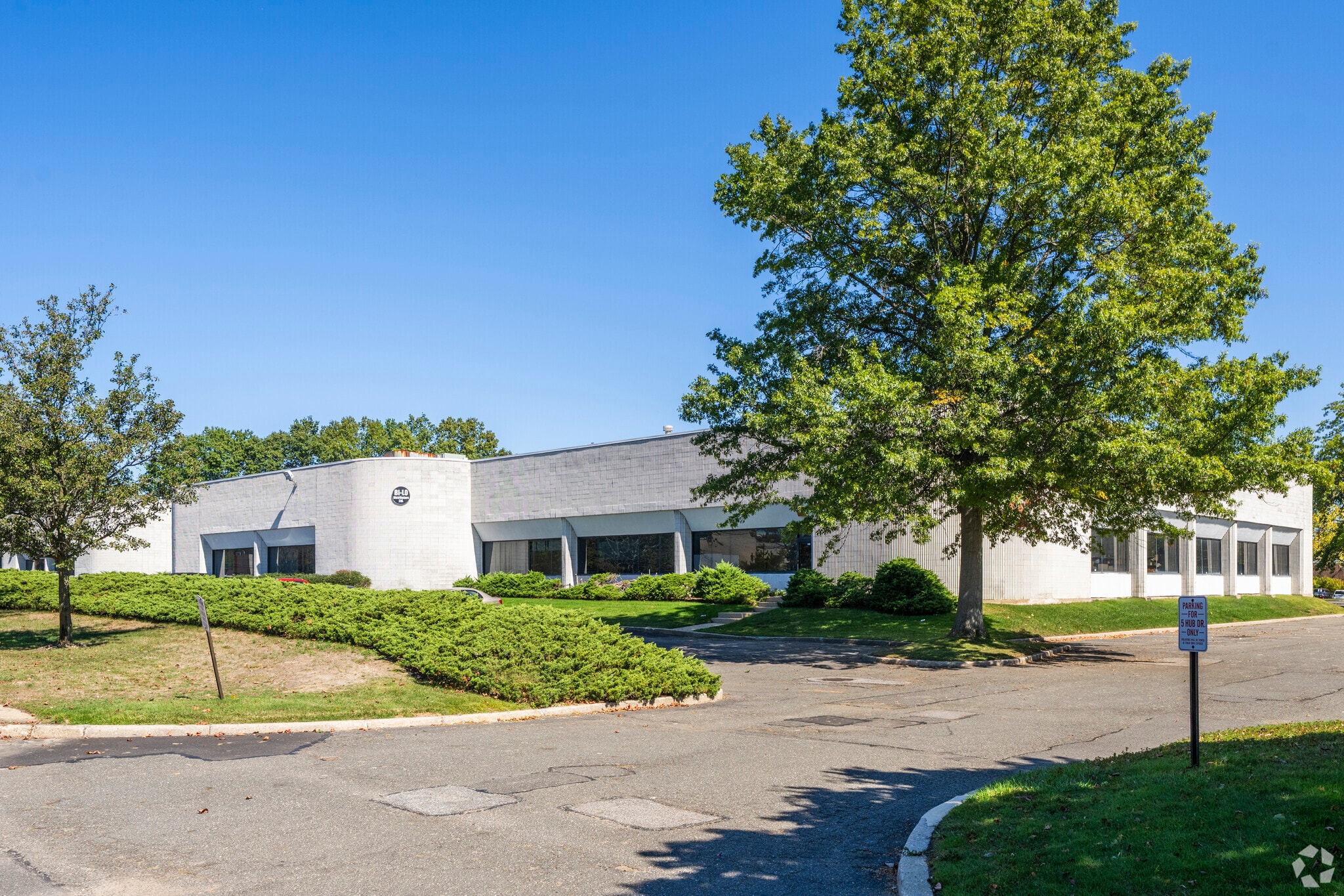 5 Hub Dr, Melville, NY for lease Primary Photo- Image 1 of 5
