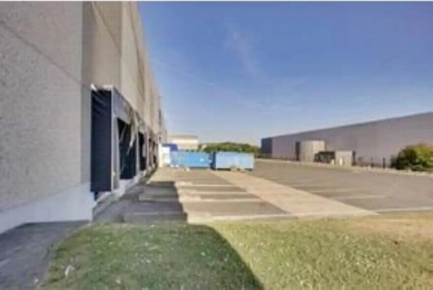 Industriel dans Marly-la-Ville à louer - Photo du bâtiment - Image 2 de 7