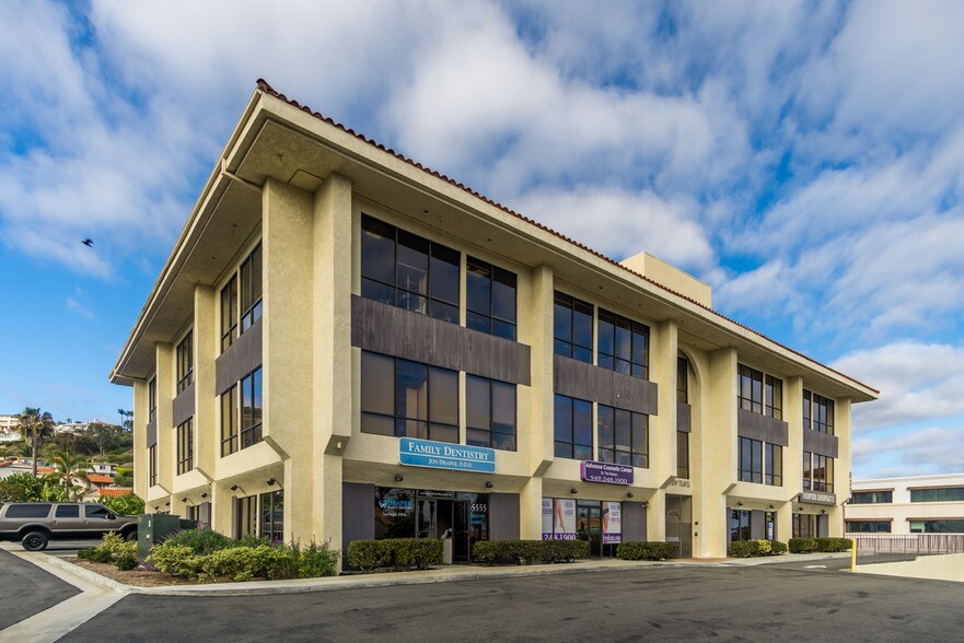629 Camino de los Mares, San Clemente, CA à louer - Photo du bâtiment - Image 2 de 8